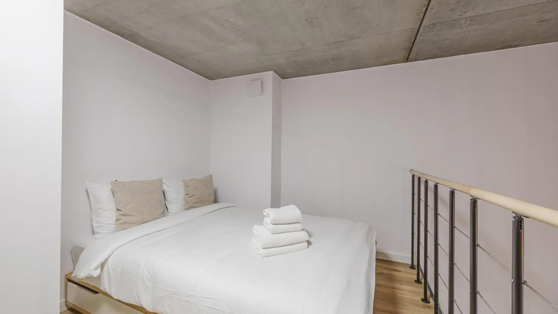 Osiedle Piastowskie Mezzanine Apartment Poznan